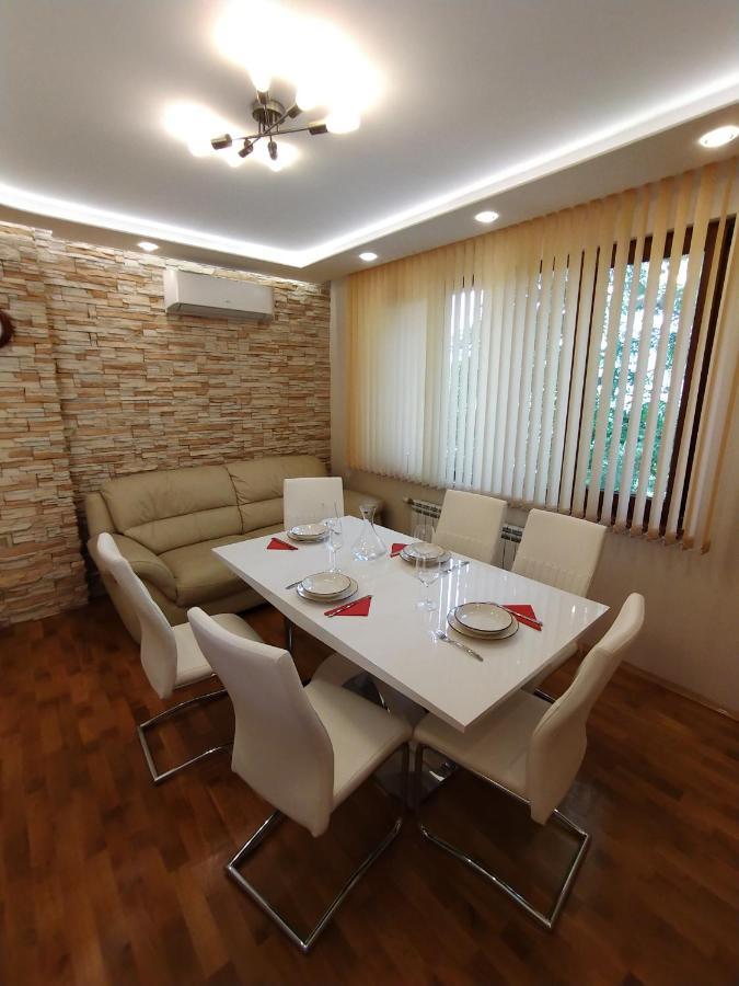 Апартамент Лукс Царевец-Център Veliko Tarnovo Ngoại thất bức ảnh